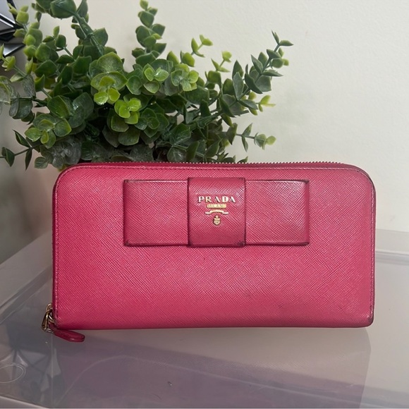 Prada Saffiano Pink Leather Bow Zipper Wallet - Picture 1 of 13